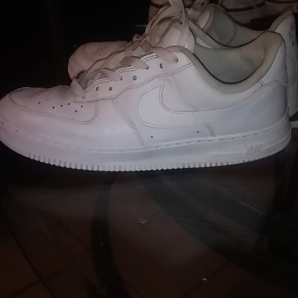 Nike - Picture 2 of 4